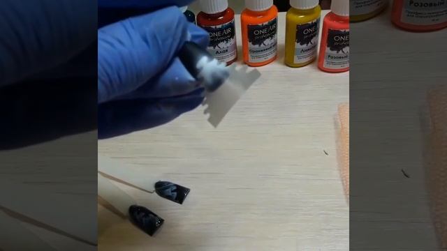 Рисуем аэрографом рюши , складки на ногтях. MyNails студия. Аэрография в маникюре. смотреть онлайн