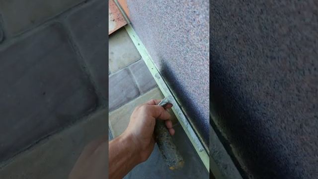 Утепление цоколя и нанесение мраморной крошки.(3)