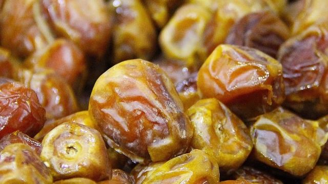 10 Best and Most Expensive Dates in The World смотреть онлайн