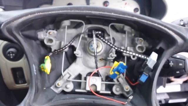 How to remove Peugeot partner/ 206 /406 steering wheel + airbag removal смотреть онлайн