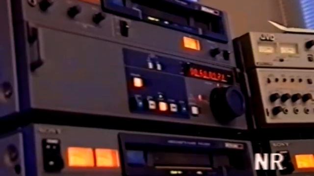 "Миллион $" - компьютерный дуэт "Электронный Мальчик" смотреть онлайн