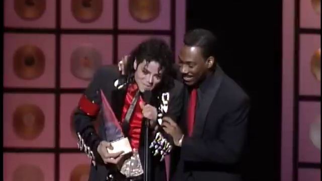 Michael Jackson Wins Lifetime Achievement Award - AMA 1989 смотреть онлайн