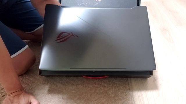 Unboxing ASUS ROG STRIX SCAR GL703VM gaming laptop смотреть онлайн