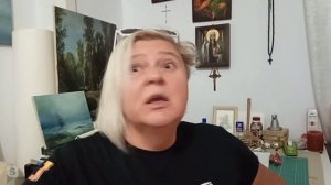 Блогер, писатель, врач Валида - о том как переживают п..ндемию греки