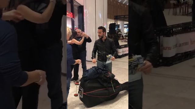 Flash Mob Tango Bergamo El Ultimo Tren смотреть онлайн