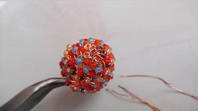 ПАСХАЛЬНОЕ ЯЙЦО из проволоки и бисера СПИРАЛЬНОЕ ПЯТИГРАННОЕ ПЛЕТЕНИЕ смотреть онлайн