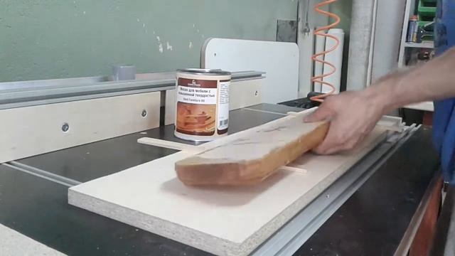 Нанесение масла для мебели Borma Wachs HARD FURNITURE OIL