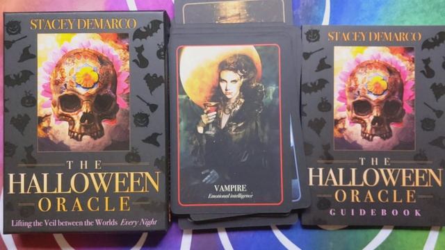 The Halloween Oracle - Silent Flip-through смотреть онлайн
