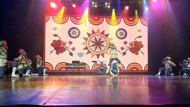 "Скоморошина" Ансамбль "Идель" смотреть онлайн