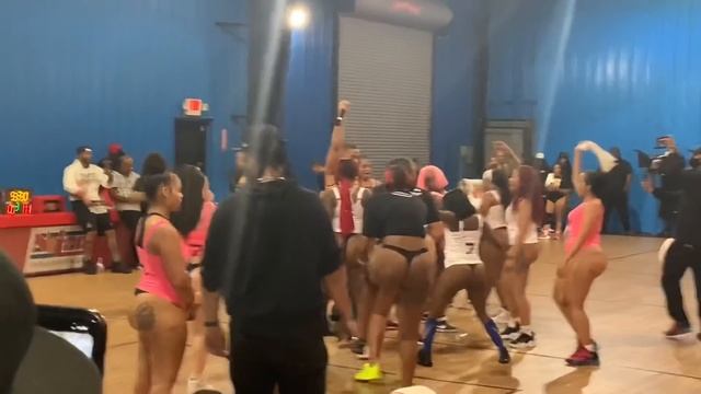 Buns And Basketball - ASS EVERYWHERE....Atlanta GA, @KousinLuke on TikTok, April 24, 2021 SUBSCRIBE смотреть онлайн