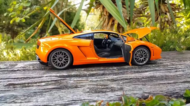 LAMBORGHINI Gallardo LP 560-4 Autoart 1:18 смотреть онлайн