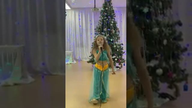 "Дед Мороз и валенки" музыка В.Шаинского смотреть онлайн