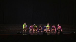 Танец "Мир. Дружба. Жвачка."