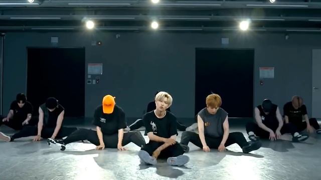 [Stray Kids - God's Menu] dance practice mirrored смотреть онлайн