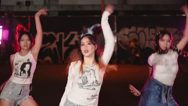 [KPOP IN PUBLIC] (G)I-DLE - ‘퀸카 (QUEENCARD)’ | Dance Cover By MAD DOG CREW смотреть онлайн