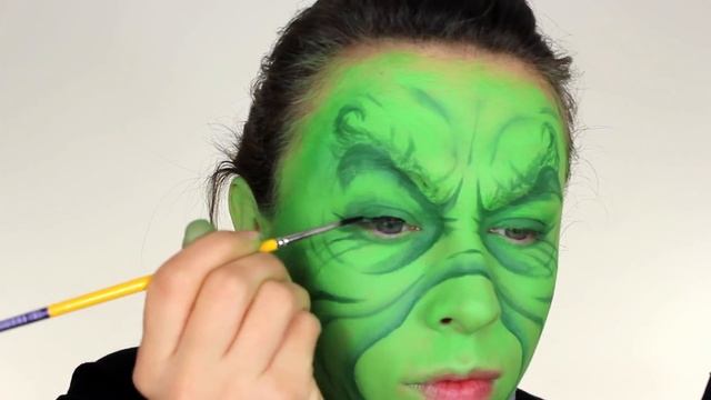 The Grinch Christmas Makeup Tutorial смотреть онлайн