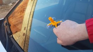 убираем трещину на лобовом стекле