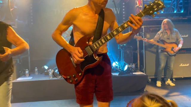 LIVE/WIRE - AC/DC Tribute Narberth Queens Hall 2023 смотреть онлайн