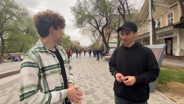 Пасха по мнению прохожих. Социальный опрос! смотреть онлайн