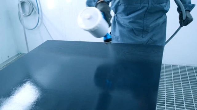 Чем покрасить фанерные фасады. Кухня с фасадами из фанеры и латунной столешницей. смотреть онлайн