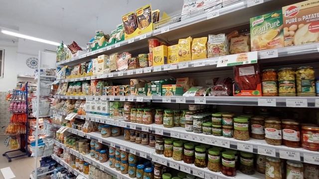 Городок Поликастро Буссентино на берегу Тирренского моря. Юг Италии, апрель 2023 смотреть онлайн