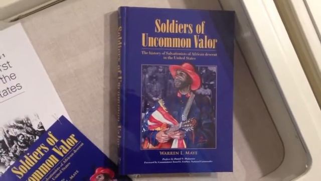 Book "Soldiers of Uncommon Valor" on display смотреть онлайн