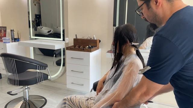 KATLI SAÇ KESİMİ - V KATILI SAÇ BOYUNDAN KISALTMADAN SAÇ NASIL KESİLİR