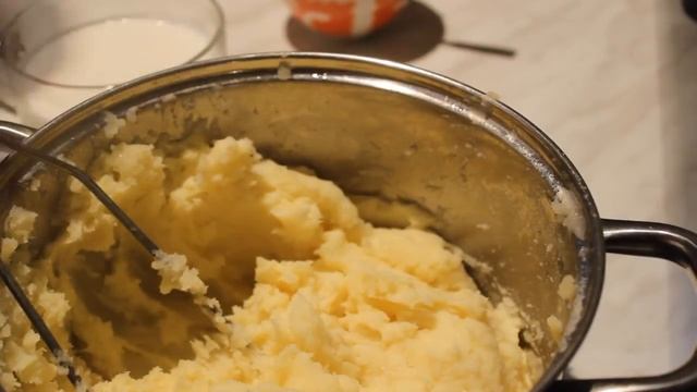Очень ,очень вкусненькое картофельное пюре . смотреть онлайн