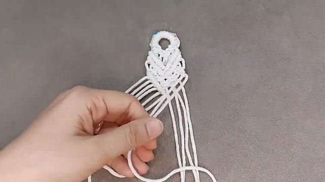 DIY Macrame Bookmark Tutorila | easy and beautiful macrame book mark смотреть онлайн
