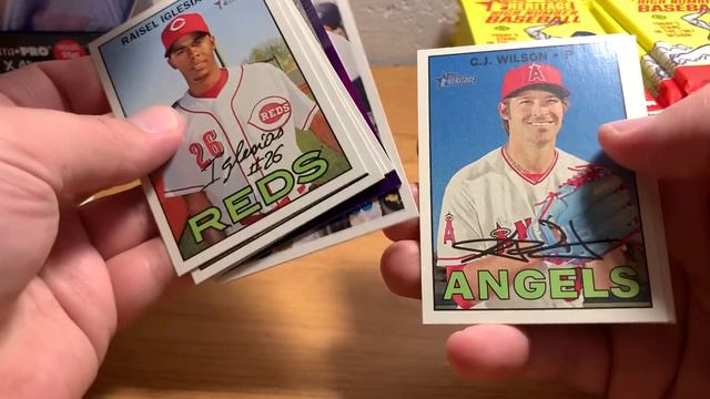 [Bad Sound] ASMR Whisper and Gum Chewing: 2016 Topps Heritage High Number Hobby Box смотреть онлайн