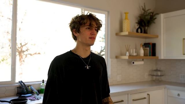 The Truth about Vinnie Hacker... смотреть онлайн