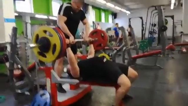 Спорт 200 кг!!! Мой папа мастер спорта международного класса смотреть онлайн