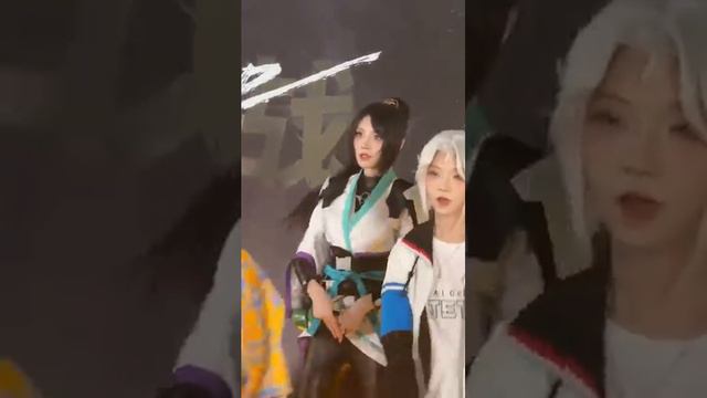 Милая азиатка танцует аниме косплей валорант смотреть онлайн