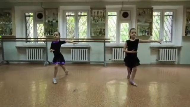 Самба. Ансамбль спортивного бального танцю "Престиж". Керівник Афтєній О.С. смотреть онлайн