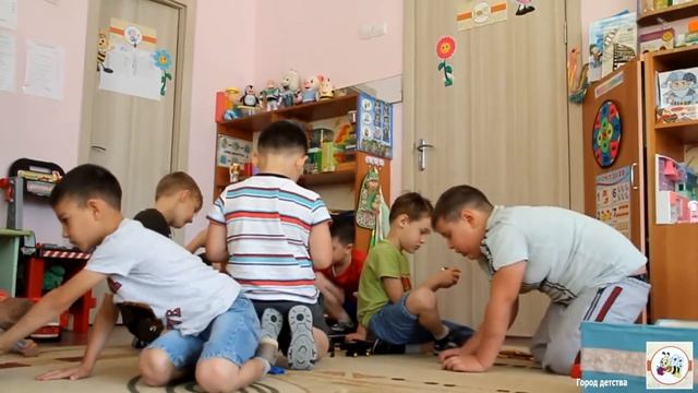 4 Город детства Игры Обед Тихий час ДС 15 "КУБЕЛЕК" 6 группа "Пчелки" смотреть онлайн