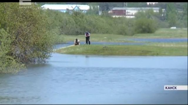 Спасатели сняли с необитаемого острова на реке Кан 13-летнего школьника смотреть онлайн