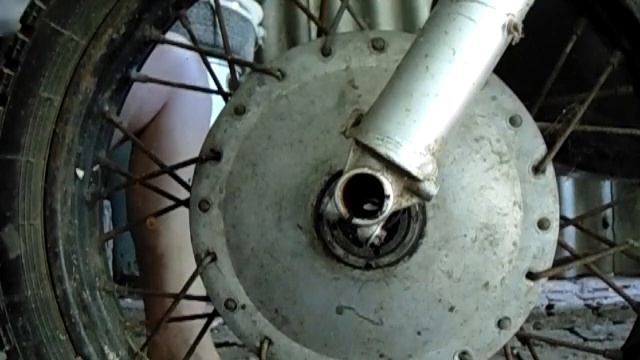 Переднее колесо сильно люфтит К-750 смотреть онлайн