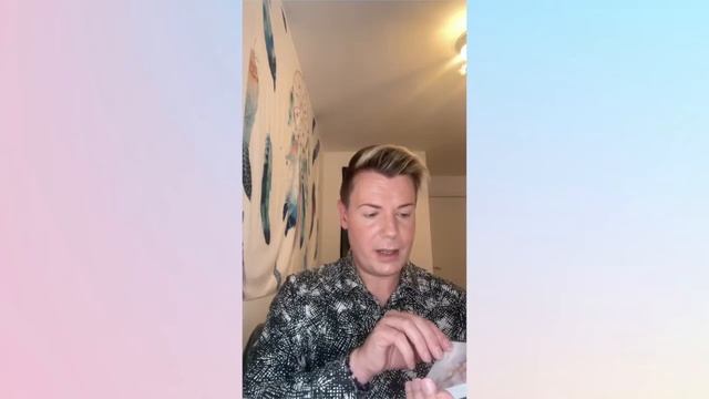 Unboxing of Diana Coopers The Magic Of Unicorns Oracle Cards ? смотреть онлайн