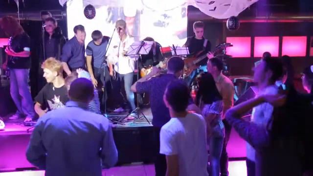 Кавер на песню группы "Deep Purple" - "Smoke on the Water" смотреть онлайн