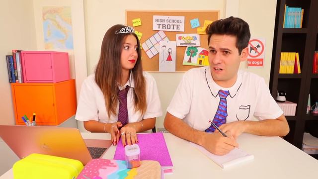 RICCHI vs POVERI A SCUOLA! смотреть онлайн