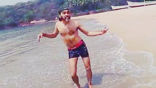 Roddur Roy MoxaDance Funny Version смотреть онлайн