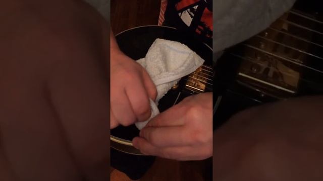 Снятие ручек громкости и тона на Gibson Les Paul Custom смотреть онлайн