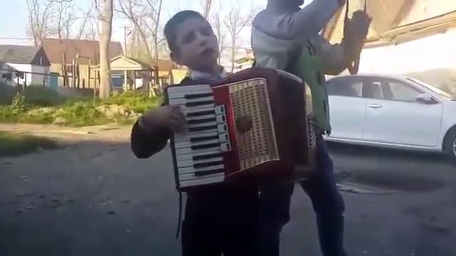 Слепой мальчик поет 2016 смотреть онлайн