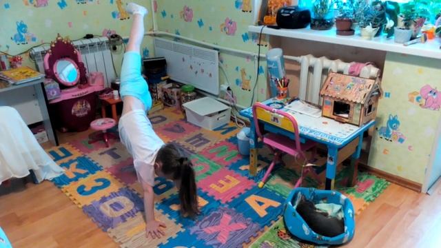 На зарядку становись! Уроки от юного фитнес тренера смотреть онлайн