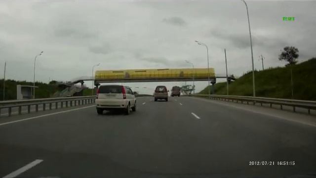 на мотоцикле по виадуку смотреть онлайн