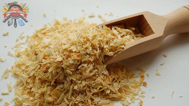 Почему опытные хозяйки сушат лук? Когда узнаете, то тоже захотите попробовать!