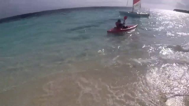 Vilamendhoo island resort, Maldives. Kayaking at the lagoon. смотреть онлайн