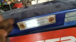 Замена лампочек подсветки номера Chevrolet