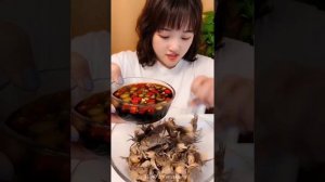 Китайцы едят на камеру / Что едят китайцы!?