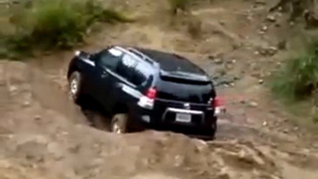 Toyota Land Cruiser vs Lexus GX 460 смотреть онлайн